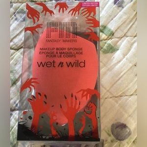 Wet n wild Fantasy Makers Makeup Body Sponge Blender Halloween new in box